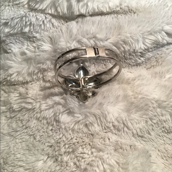 🏙New Orleans Fleur De Lis Silver Bracelet🌃 - Picture 5 of 8